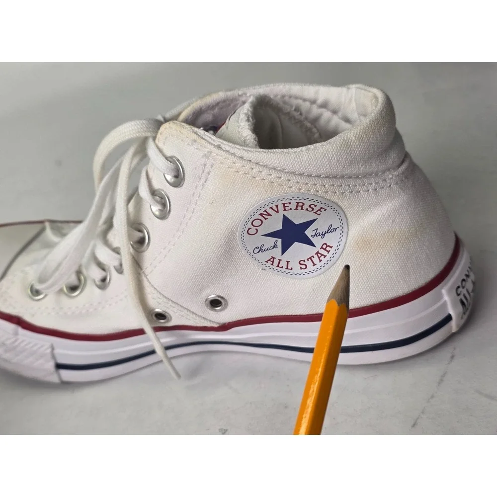 Converse Chuck Taylor All Star Women's Sneakers‎ Size 6.5 White Mid Top Shoes